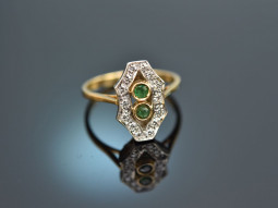 Frankfurt around 1995! Beautiful emerald diamond ring...