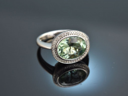 Soft Green! Wundervoller Ring gr&uuml;ner Aquamarin Brillanten Wei&szlig; Gold 750