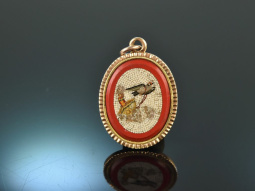 Around 1850! Pretty micromosaic pendant with little bird...