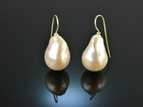 From our workshop! Baroque Freshwater Cultured Pearls Drop Earrings Gold 585