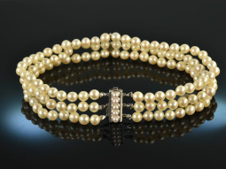 Around 1980! Beautiful Akoya Cultured Pearl Necklace...