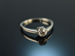 Vienna around 1920! Beautiful Solitaire Ring Old Cut Diamond 0,3 ct White Gold 585