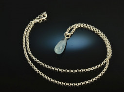 Fine Blue! Wonderful aquamarine pendant in drop shape on...