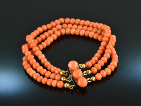 Italy around 1880! Sardegna coral bracelet 3 rows with decorative clasp