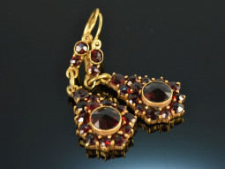 Around 1950! Pretty Dirndl earrings with garnets gold 333