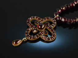Around 1920! Beautiful bohemian garnet necklace with pendant