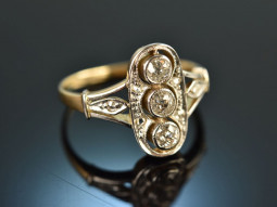 Munich around 1915 Finest Art Deco Diamond Ring 0,4 ct...