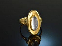Around 1950! Beautiful vintage ring with moonstone gold 750
