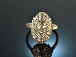 Around 1925! Beautiful Art Deco Ring with Diamonds 0,45...