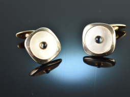 Around 1930! Elegant cufflinks with sapphire and mother-of-pearl gold 585