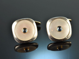 Around 1930! Elegant cufflinks with sapphire and mother-of-pearl gold 585