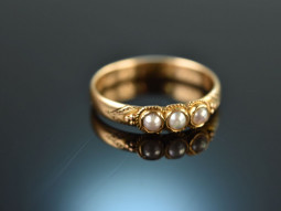 Around 1857! Fine ring with three oriental pearls gold 750