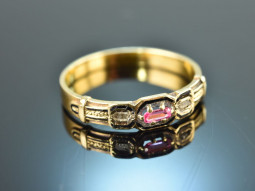 Around 1800! Delicate classicism ring with ruby and diamonds gold 750