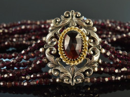 Around 1960! Especially beautiful traditional costume garnet goiter necklace 7 rows silver 835