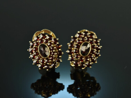 Austria around 1980! Beautiful ear clips with garnets silver 925 gold plated