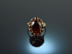Around 1980! Classic ring with bohemian garnets gold 333