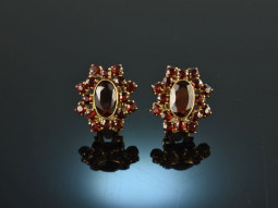 Around 1970! Pretty ear clips with garnets gold 333