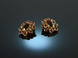 Around 1970! Pretty ear clips with garnets gold 333