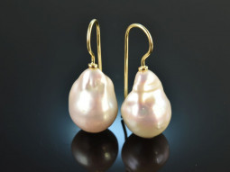 From our workshop! Baroque cultured pearls drop earrings...