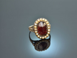 Around 1820! Historic Garnet Ring with Seed Pearls Gold 585