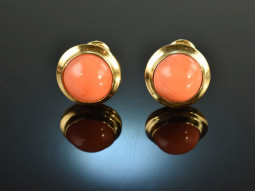 Around 1990! Precious earrings with coral boutons gold 585