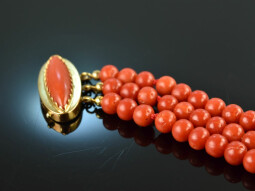 Around 1950! High quality precious coral bracelet 3 rows...