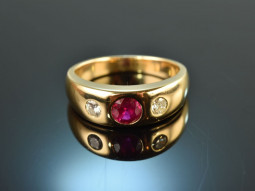 Around 1995! Finest Alliance ring ruby and diamonds gold 585