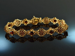 Around 1990! Pretty bracelet with garnets silver 925 gold plated