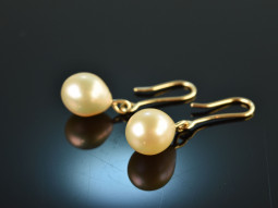 Classic drops! Earrings with freshwater cultured pearls...
