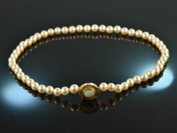 Around 1990! Fine Akoya cultured pearl necklace with opal...