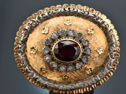 Around 1950! Brooch and a pair of ear clips diamonds garnet gold 750