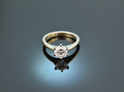 Around 1980! Classic diamond solitaire ring 0.93 ct White...