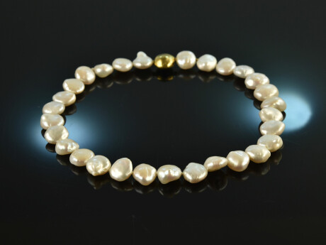 Around 1990! Beautiful freshwater cultured pearls necklace gold 750