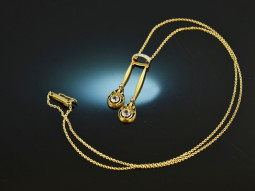 Around 1900! Pretty necklace chain white sapphires...