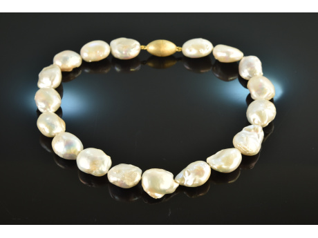 Big Pearls! Big necklace of baroque freshwater cultured pearls silver clasp