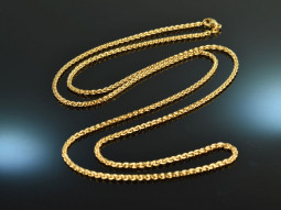 Beautiful long chain in knitted pattern gold 585