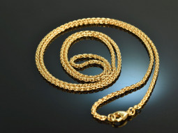 Beautiful long chain in knitted pattern gold 585