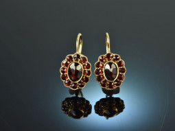 Austria around 1980! Beautiful garnet earrings gold 585