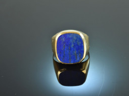 Around 1980! Classic coat of arms signet ring with lapis...