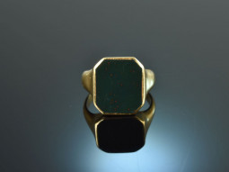 Around 1950! Beautiful coat of arms signet ring with...