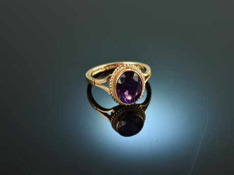 England 1967! Charming amethyst ring gold 375