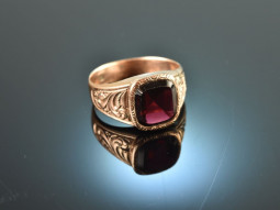 Um 1900! Historischer Ring mit gro&szlig;em Granat Rot...