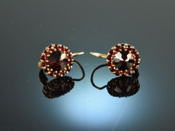 England around 1930! Pretty garnet earrings gold 375