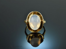 Around 1965! Beautiful cocktail ring with moonstone gold 585