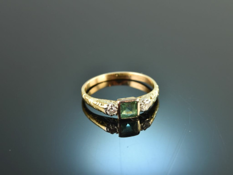 Um 1930! Feiner Ring mit Smaragd und Diamanten Gold 585