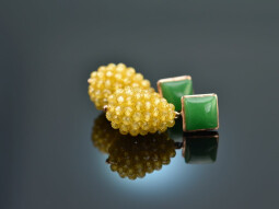 Yellow and Green! Drop earrings of green agate and yellow...