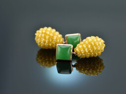 Yellow and Green! Drop earrings of green agate and yellow...