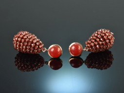 Pomegranate Seeds! Drop earrings red agate and garnet...