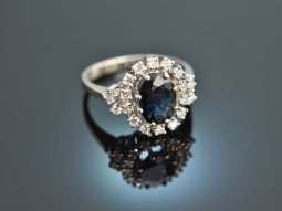 Around 1970! Elegant ring with sapphire and diamonds...