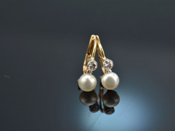 Um 1900! Zarte Ohrringe mit Naturperlen und Diamanten Gold 585